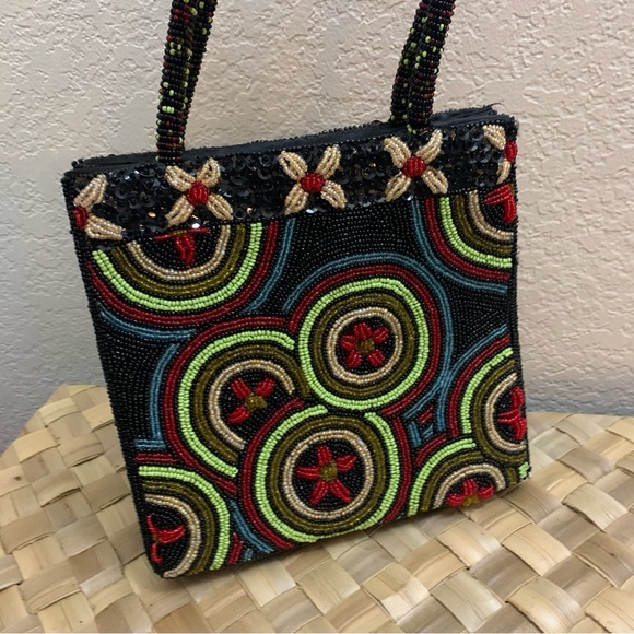 Arrow Designs Hand made beaded handbag 🌺 - Picture 5 of 12